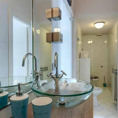 Orto Luminous With 2 Bedrooms Florencia