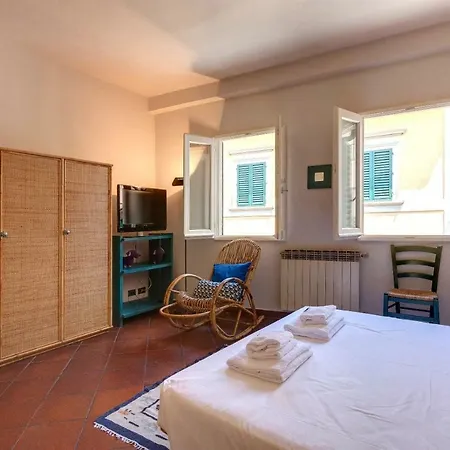 Orto Luminous With 2 Bedrooms * Florencia